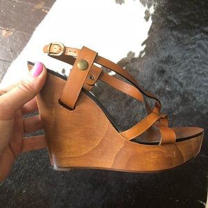 Chloé wood platform wedges